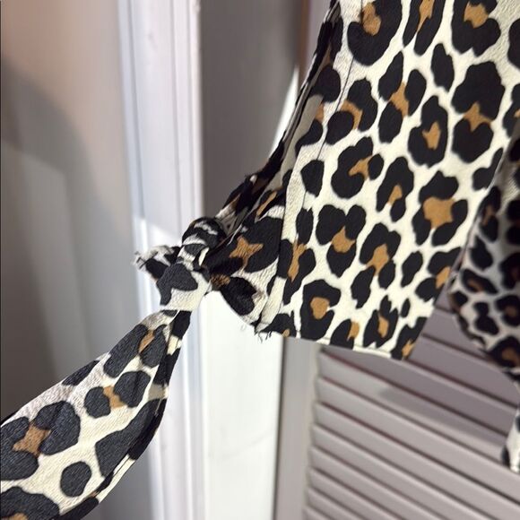 Leopard Print Blouse - Picture 5 of 9